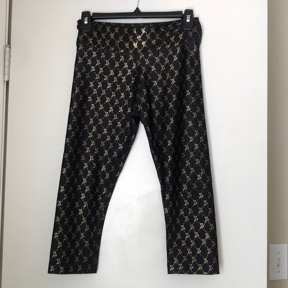 Like New! Zumba Wear Spicy 🌶 💃🏻 Z Crop Leggings